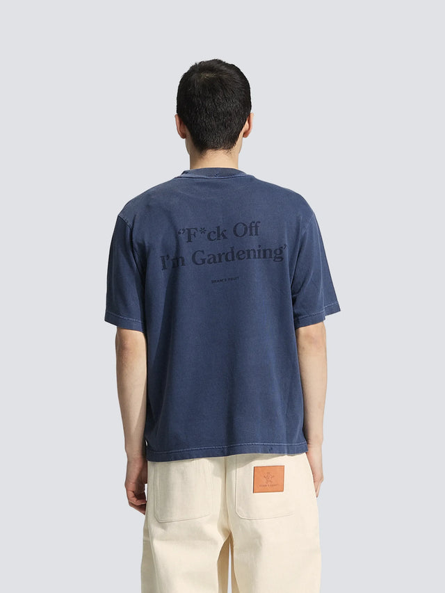 Distressed F*ck Off I'm Gardening T-shirt van Bram's Fruit in de kleur navy