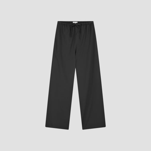 W220406 - Black